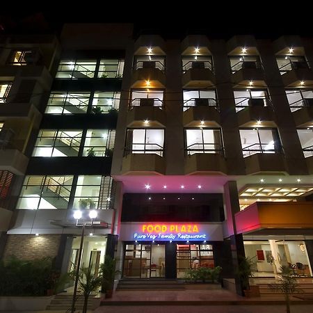 Hotel New Holiday Plaza Nashik Exterior photo