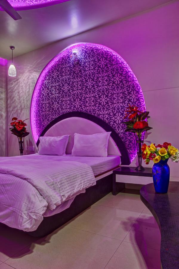 Hotel New Holiday Plaza Nashik Exterior photo